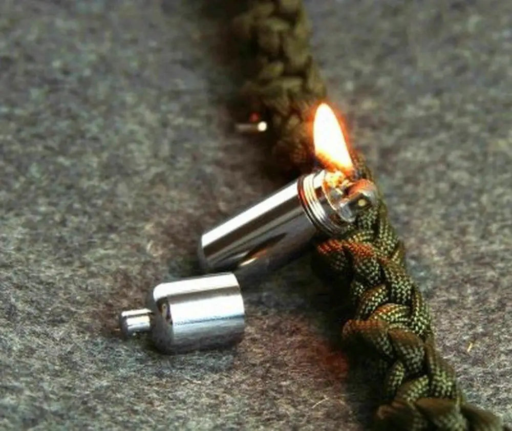 Briquet allume feu fire steel boussole