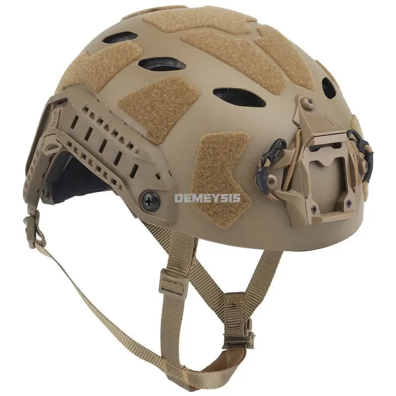 Casque Militaire / 9072 - Vêtements Militaires et Tenues