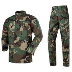 Comment porter une tenue militaire ?