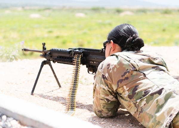 ¿qué-carrera-para-una-mujer-en-el-ejército?