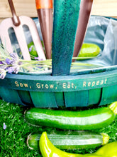 Load image into Gallery viewer, Personalised Garden Tool Set Fork Trowel Trug Dibber Gift Set