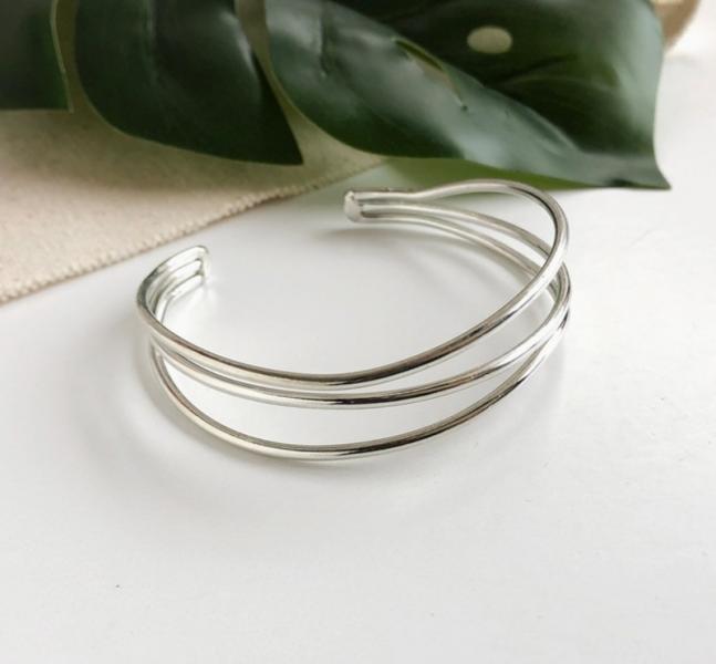 SILVER WAVY LINES BRACELET
