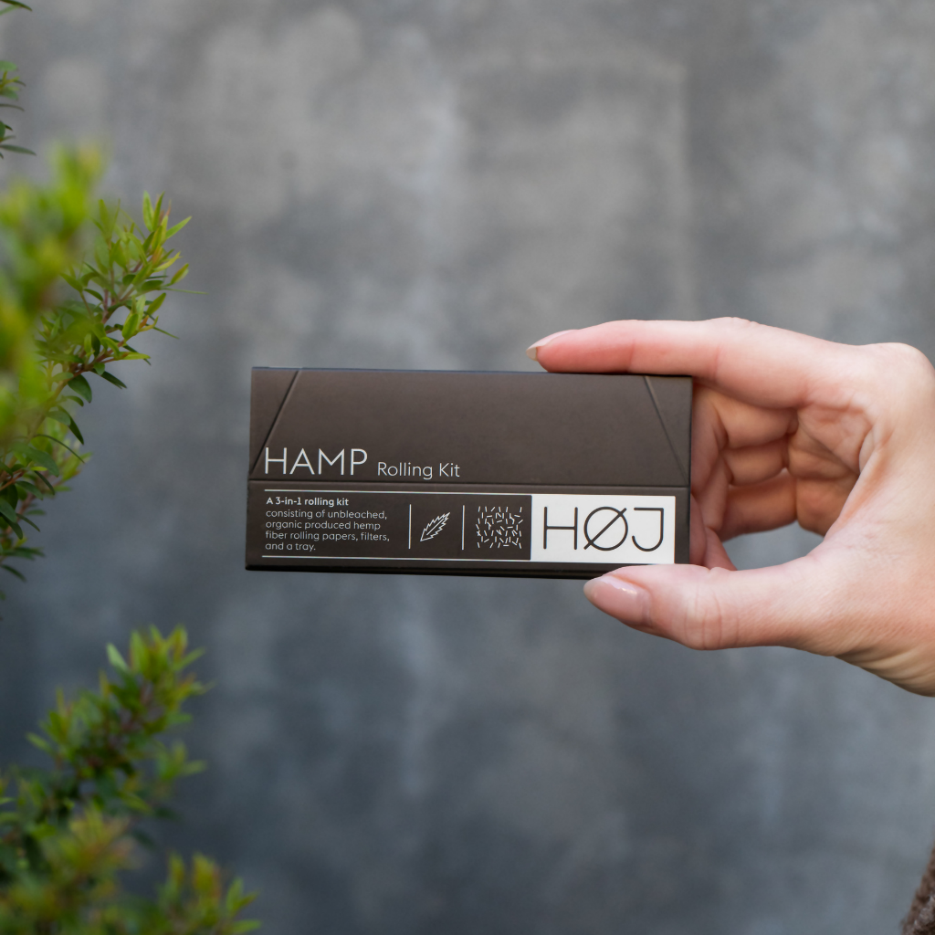 HAMP rolling papers kit with magnetic lid
