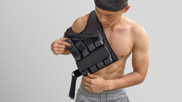 Adjust weight blocks grav weight vest male model