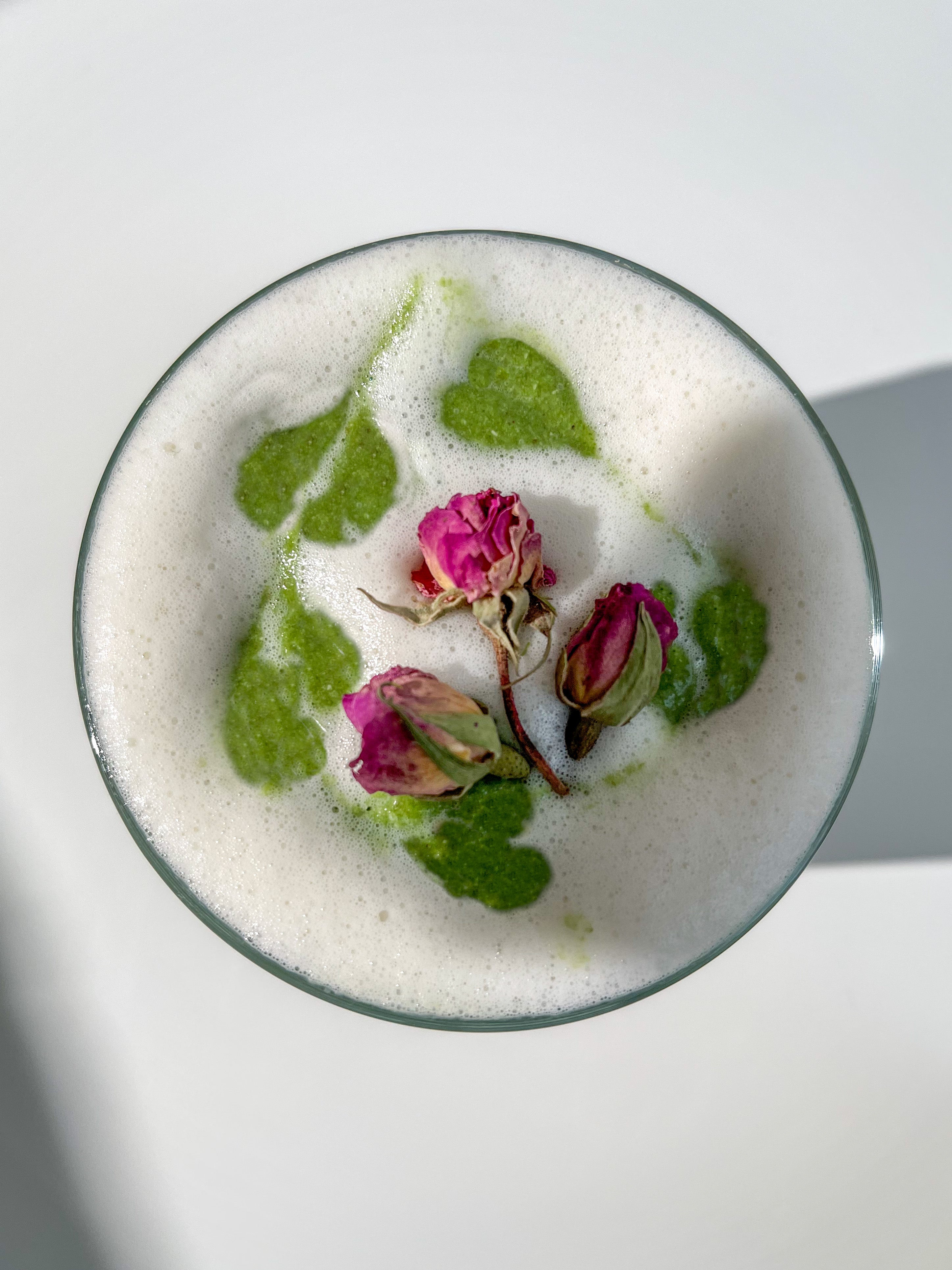 super green smoothie in glass with vegan cold foam