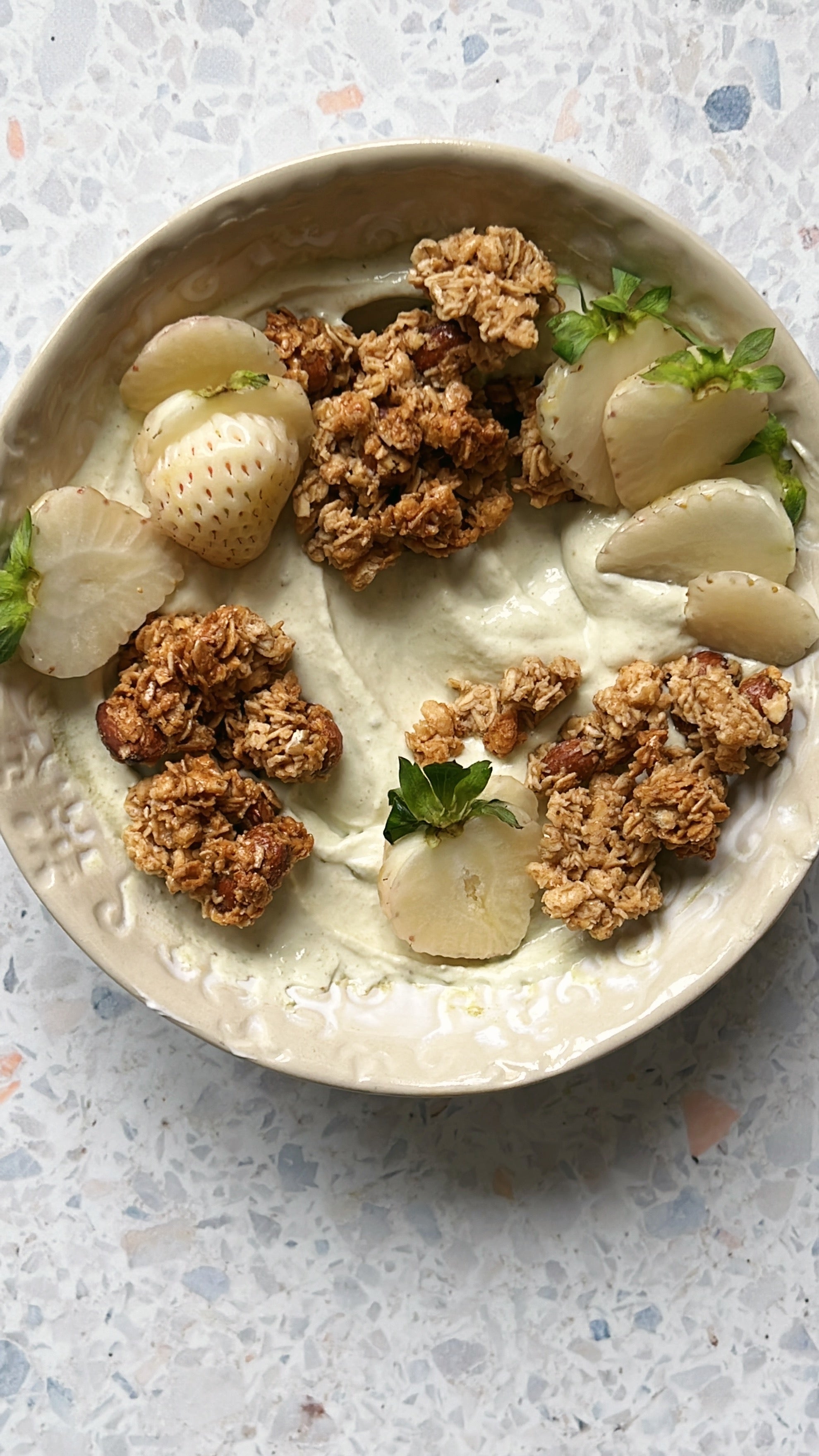 Tejari Organic Apples and Greens Yogurt Granola