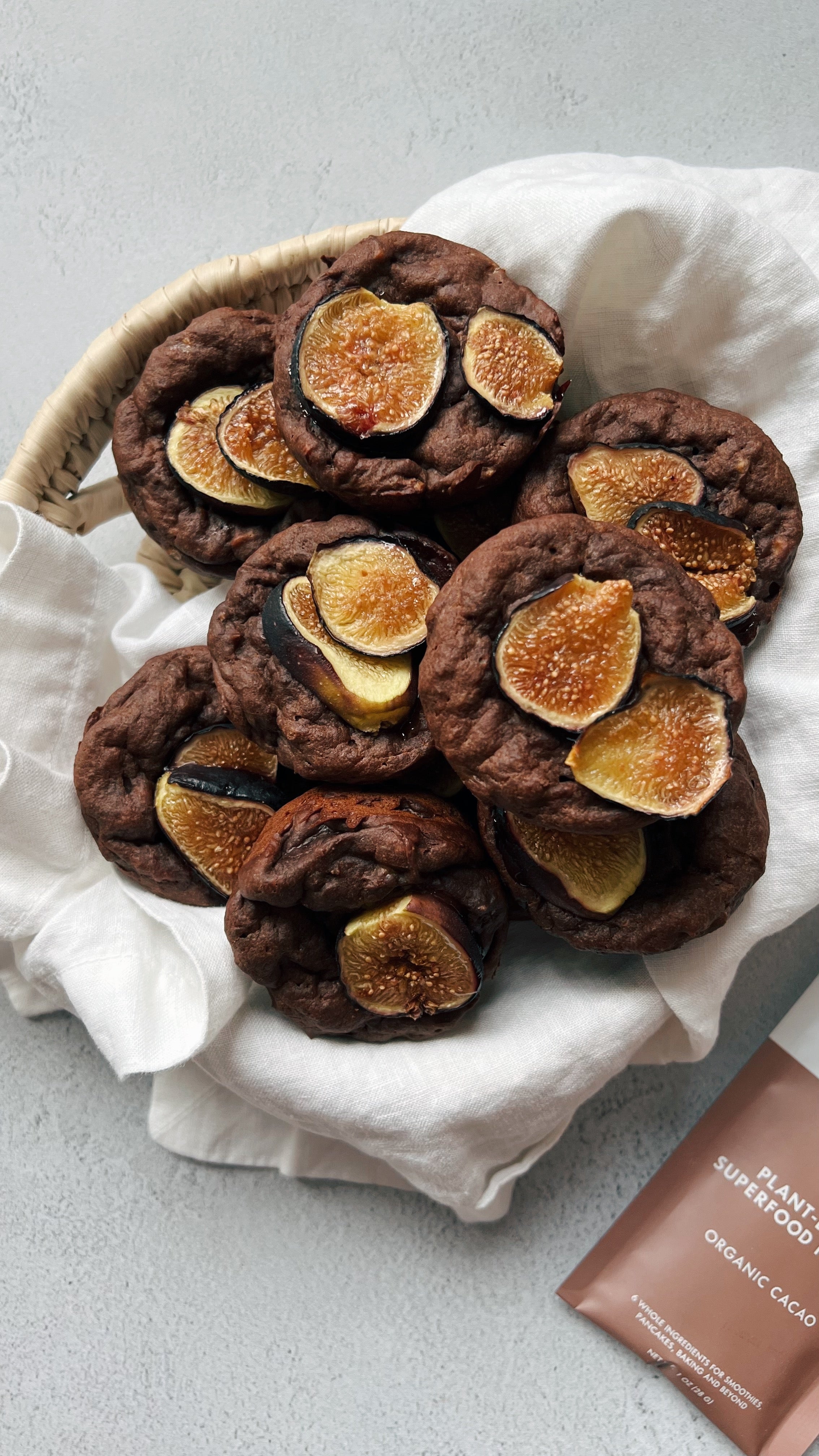 Tejari_Organic_Cacao_and_Greens_Muffins Figs