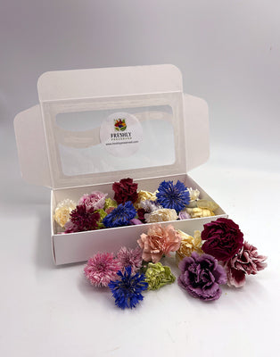 Freeze-Dried Edible Flowers (Mini Carnations and Bachelor Buttons