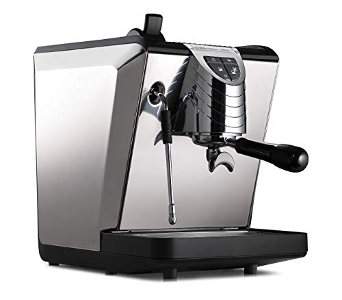 Equipped with a large, user-friendly LED display, the Oscar II displays crucial brewing details such as temperature and shot time. With its powerful steam wand, you can effortlessly create velvety froth for indulgent cappuccinos and lattes.