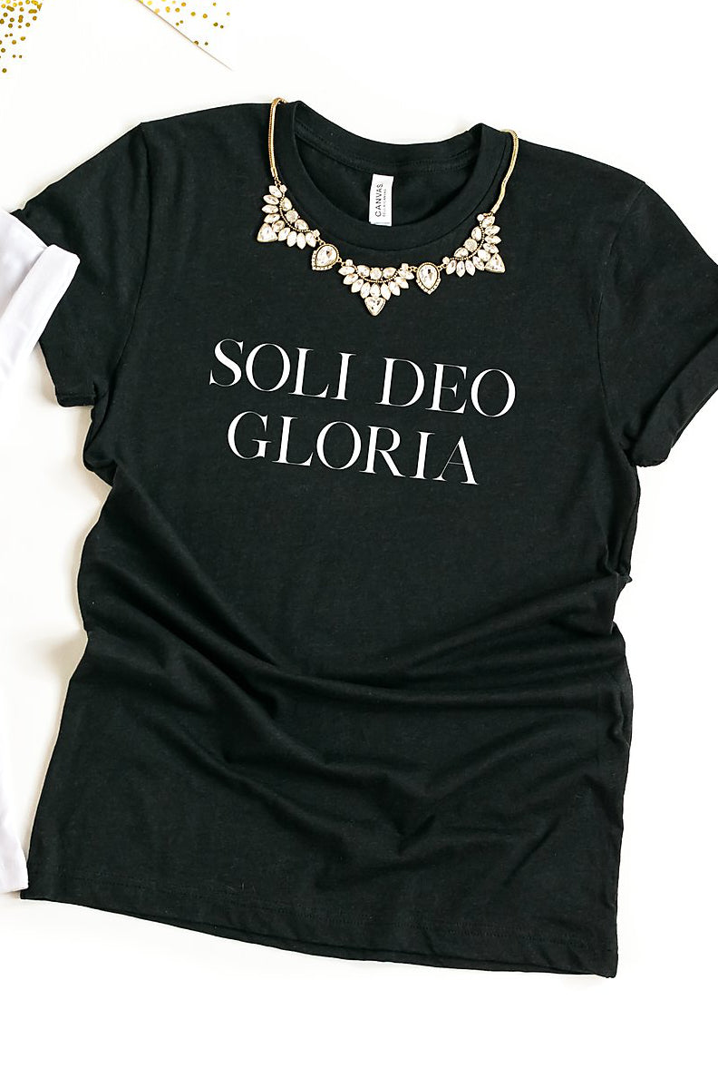 Soli Deo Gloria Banner Tee – Sola Gratia Co.