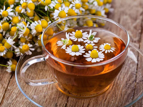 Teh Chamomile dan Minyak Lavender Minuman Sehat Untuk Anda Yang Susah Tidur