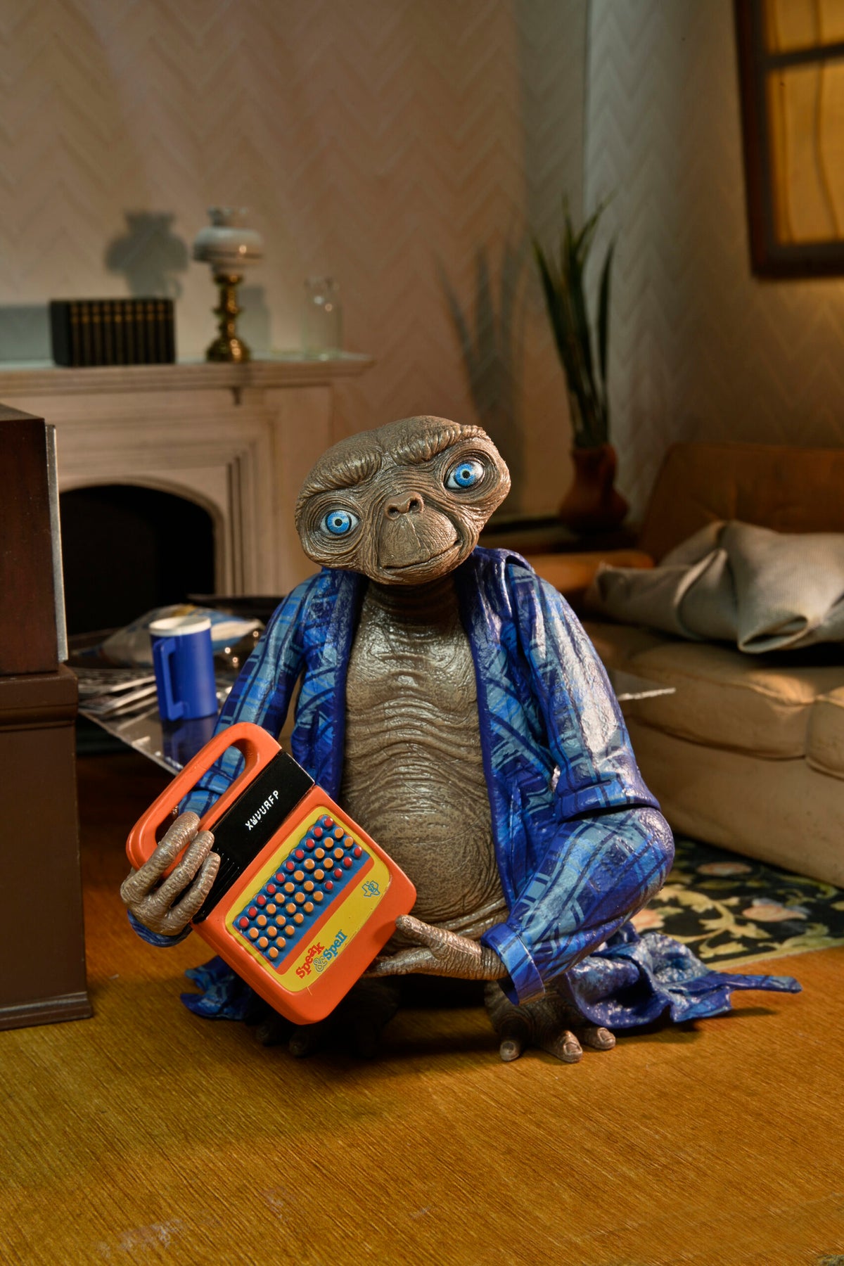 NECA - E.T. 40th Anniversary - Ultimate Dress Up E.T. 7