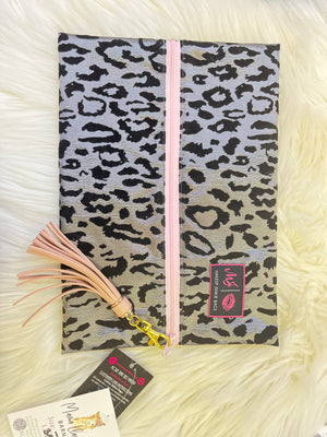 Medium Wilder Gray Makeup Junkie Bag - Mama llama's Barn