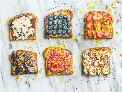 whole grain toast with nut butter and berries | breakfast with healthy fats