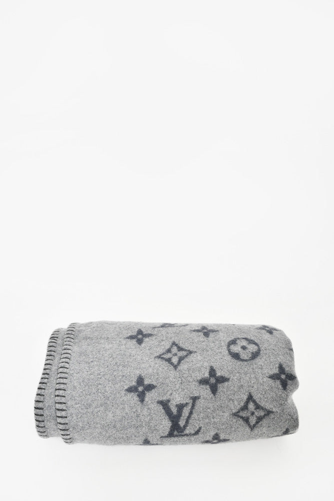 Louis Vuitton Grey/Black Wool/Cashmere Limited Edition Astronaut Satel –  Mine & Yours