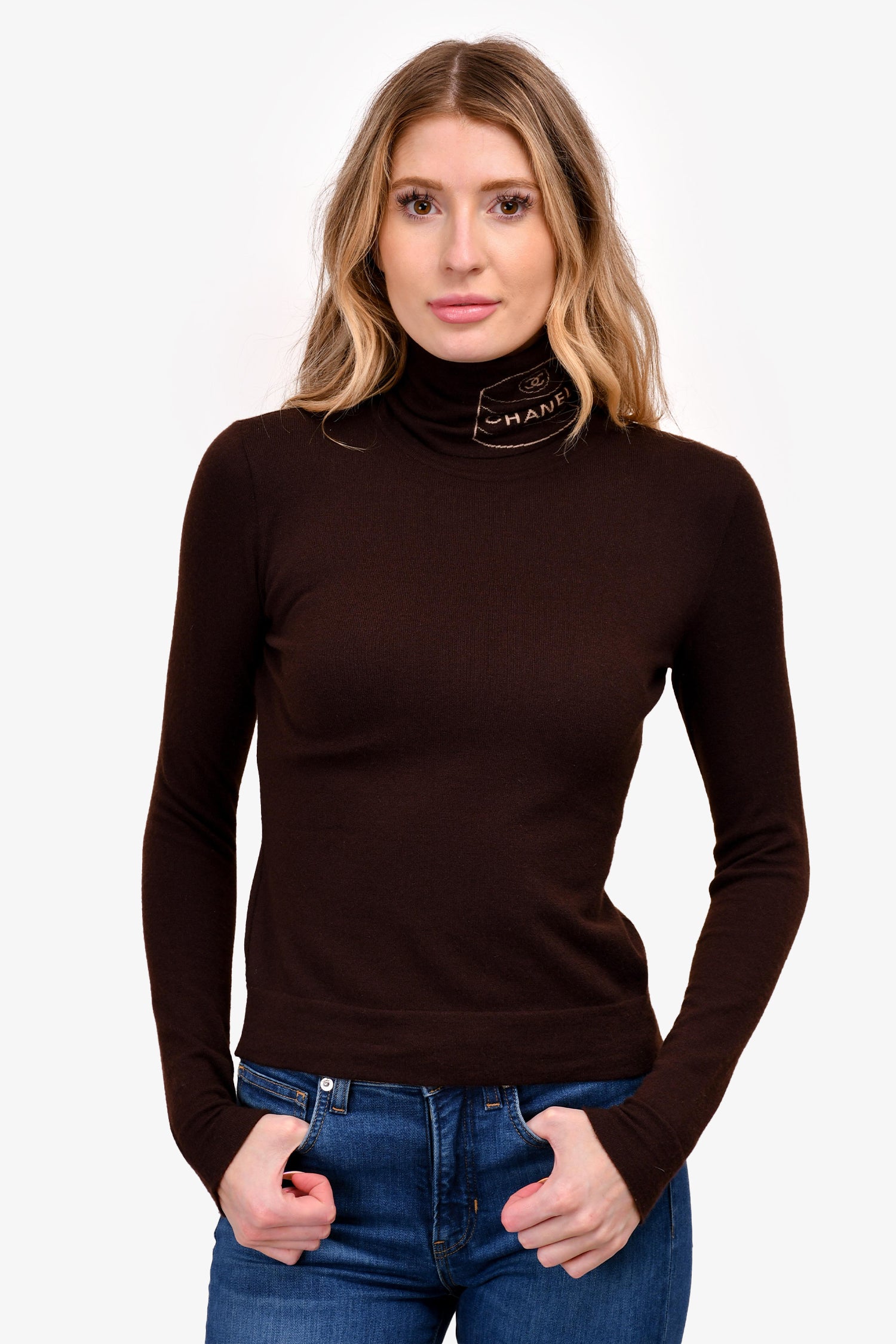 Image of Pre-Loved Chanel™ 2004 Brown Cashmere Turtleneck Top sz 38