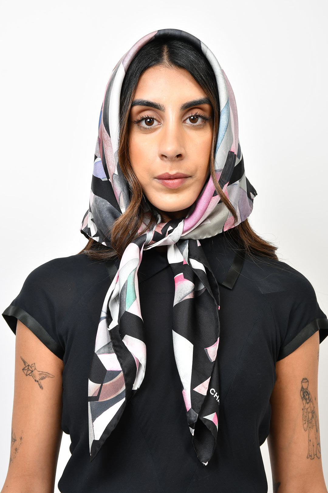 Square scarf  Silk twill white pink  black  Fashion  CHANEL