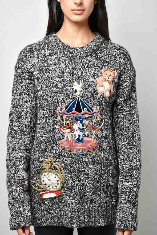 Dolce & Gabbana Black/White Cashmere Carousel Applique Sweater Siz –  Mine & Yours - Vancouver Luxury Fashion Resale + Consignment