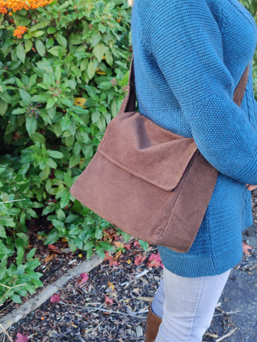 shoulder bag in soft brown corduroy