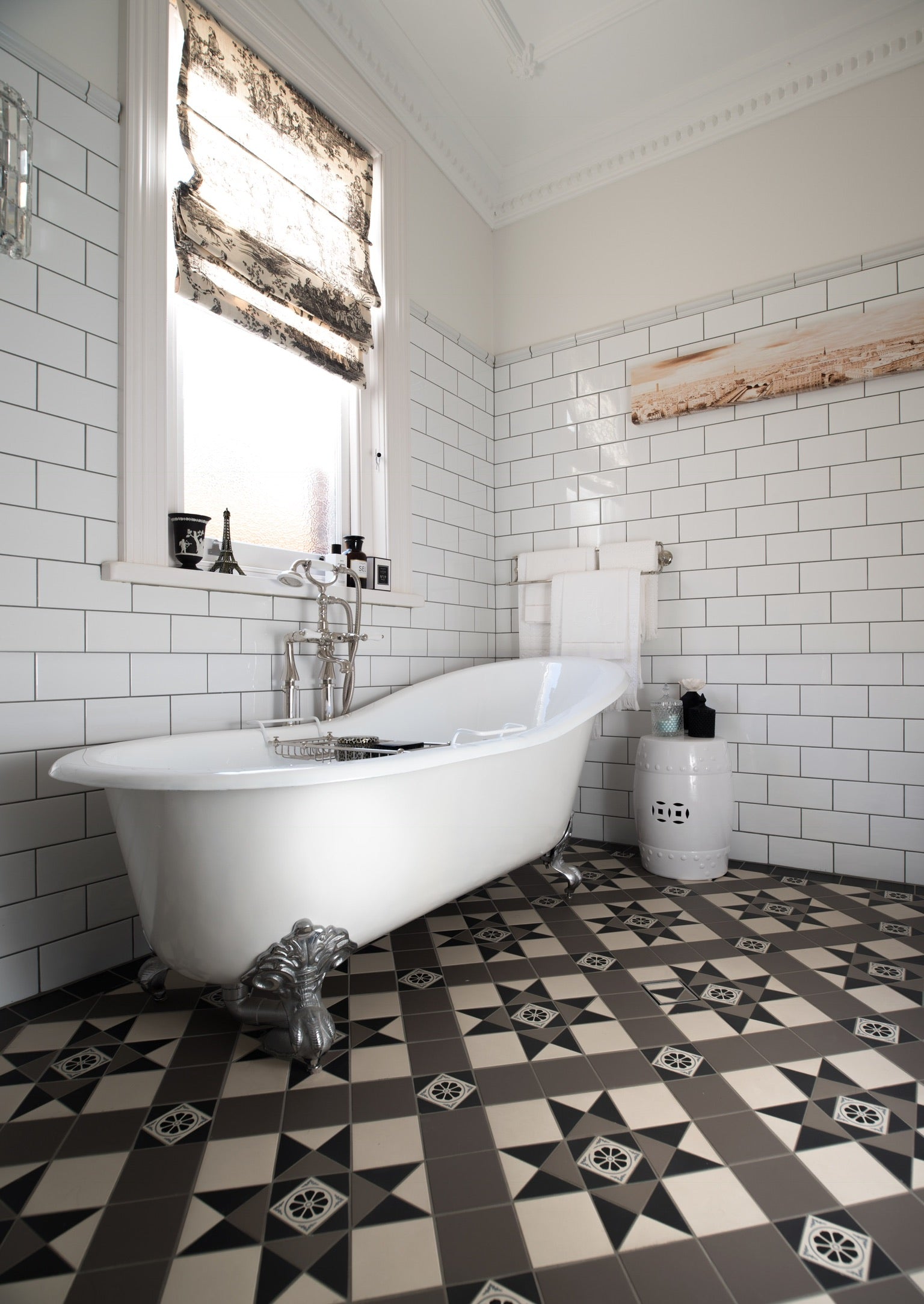 Subway_tiles_bathroom