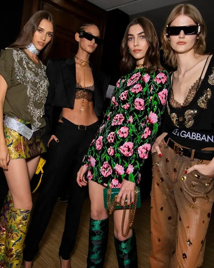 Sophistication vormgeven: Het charisma van Dolce & Gabbana Damestops