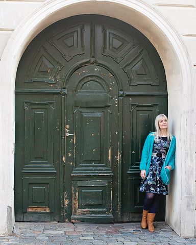 Dagens outfit | blomstret blå Celine kjole med turkis cardigan