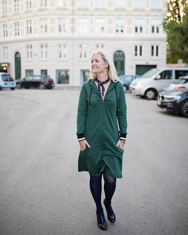 Dagens outfit | Grøn kjole med hætte Fru Hood