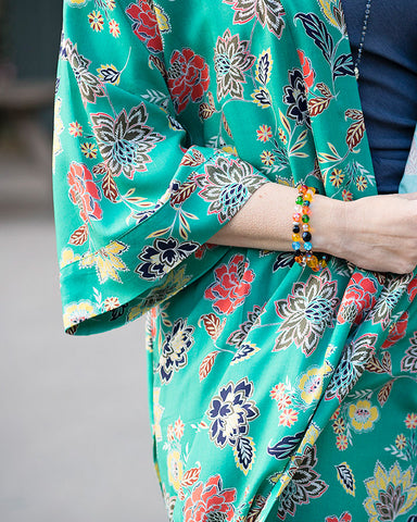 Grøn Kimono kjole close up