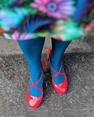 Dagens outfit | Petrol strømpebukser Oroblu - Riverside Rae røde sko Banned