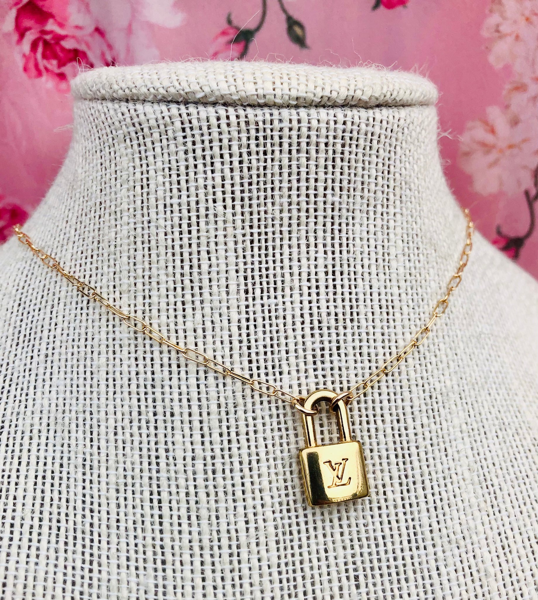 Louis Vuitton Gold Metal Love Lock Pendant Necklace For Sale at 1stDibs  louis  vuitton love lock necklace louis vuitton love lock pendant love lock  pendant louis vuitton