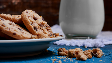 cookies con latte per colazione