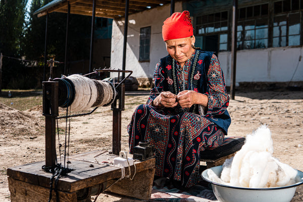 Nomad Studio artisans working on the organic cotton threads for FOLKDAYS and Wilding