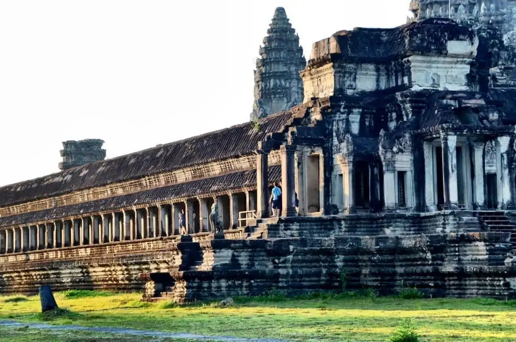 mur-exterieur-angkor-wat