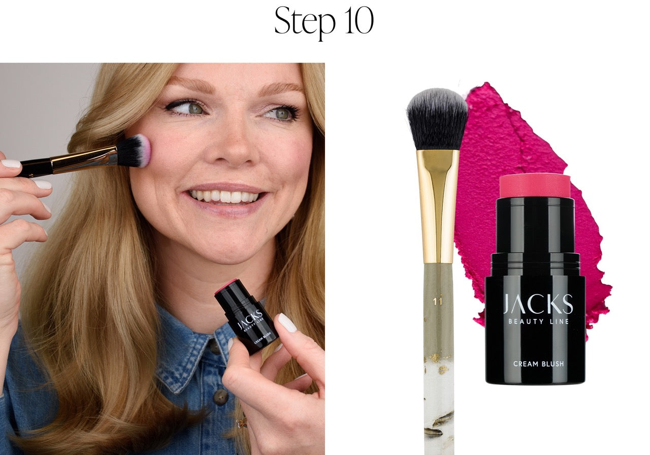 10. Schritt Cream Blush auftragen mit #11 Mini Foundationpinsel
