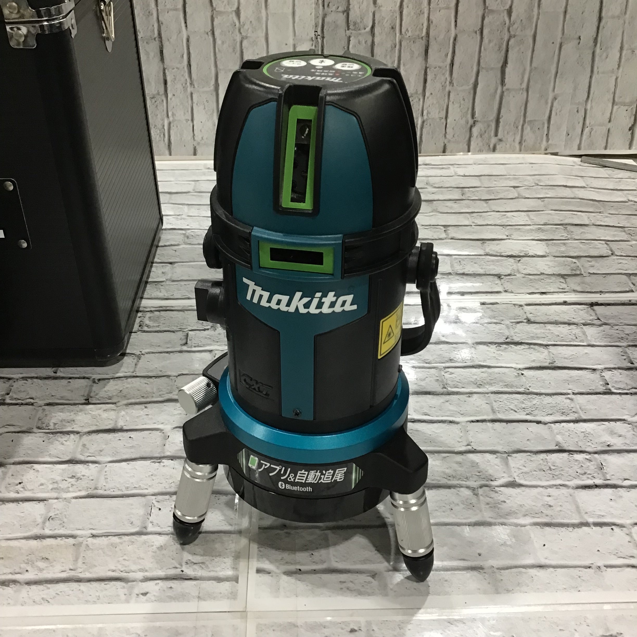 ☆マキタ(makita) コードレスボードカッタ SD180DZ バッテリー１個付き