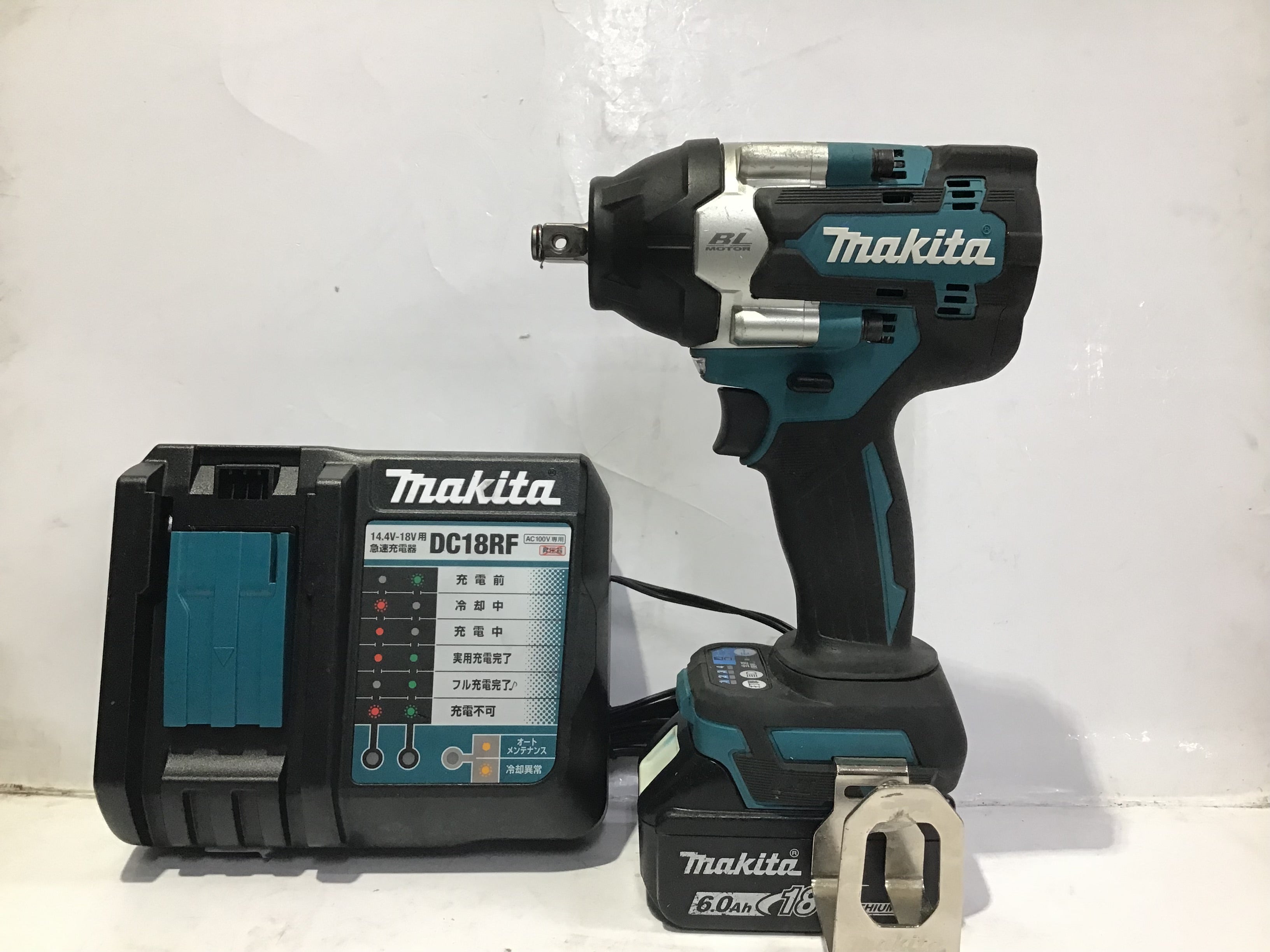 ☆マキタ(makita) 電動ハンマ HM1201 ブルポイント付【八潮店