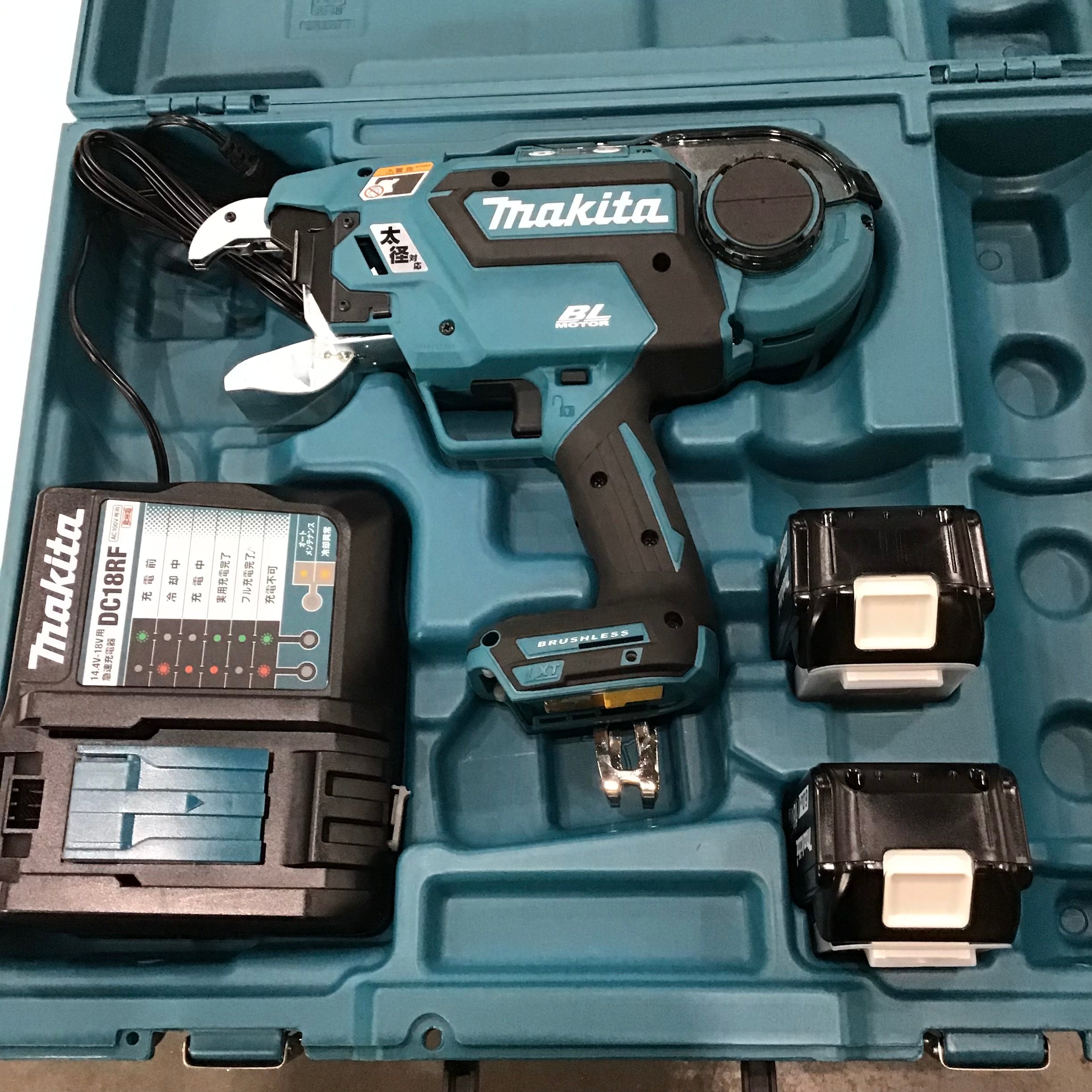 激安単価で makita マキタ :充電式ラジオ MR107 スライドバッテリ