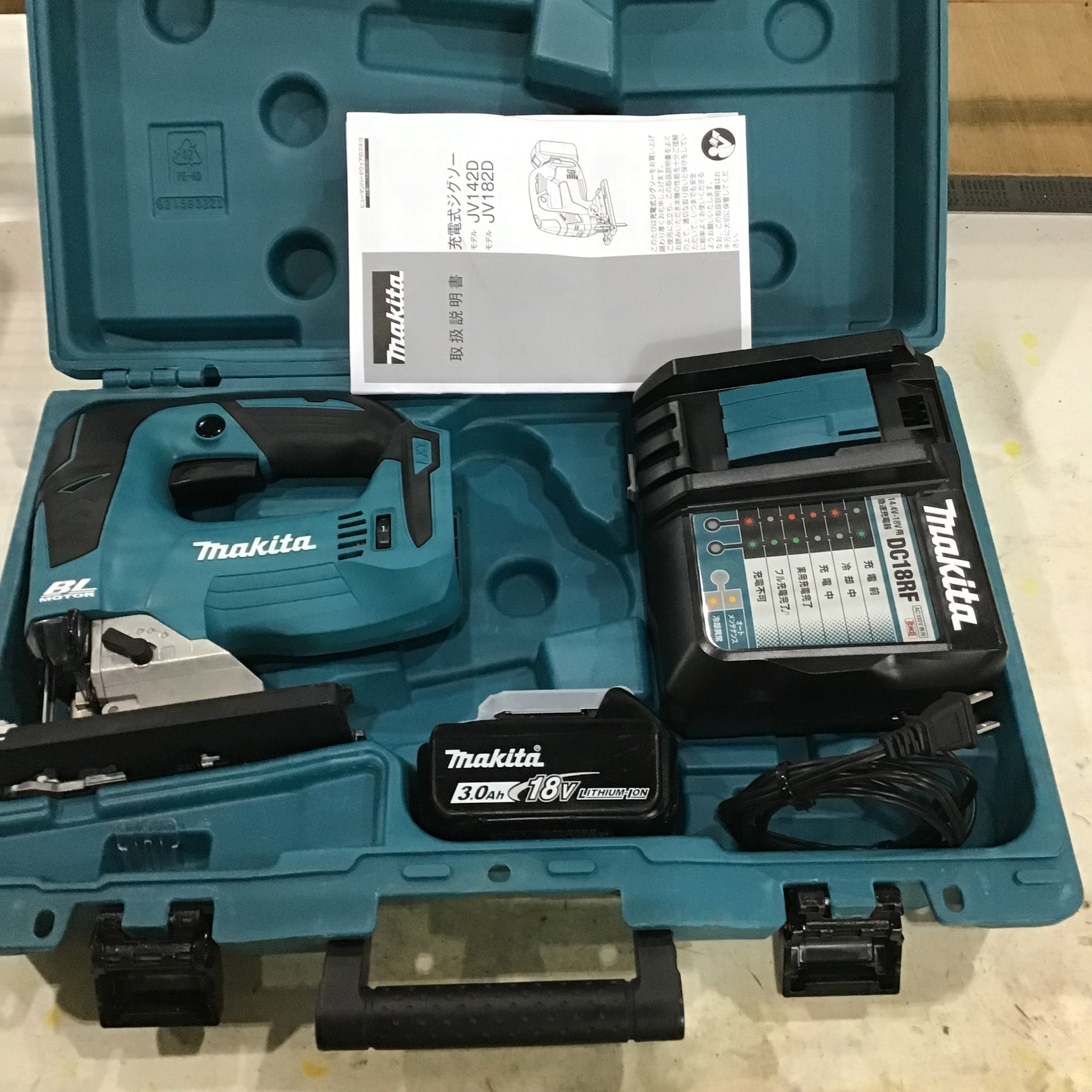 良品】makita マキタ 18V 充電式ジグソー JV182DRF www.krzysztofbialy.com