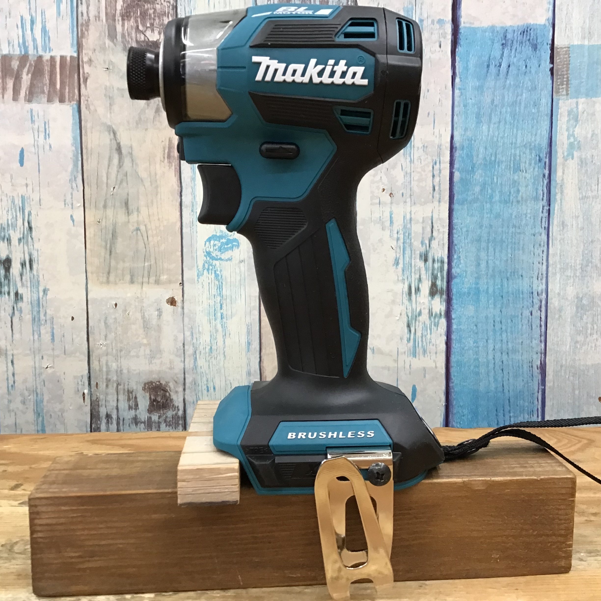 makita マキタ インパクトドライバーTD173DZ O - 通販 - metalgypsum