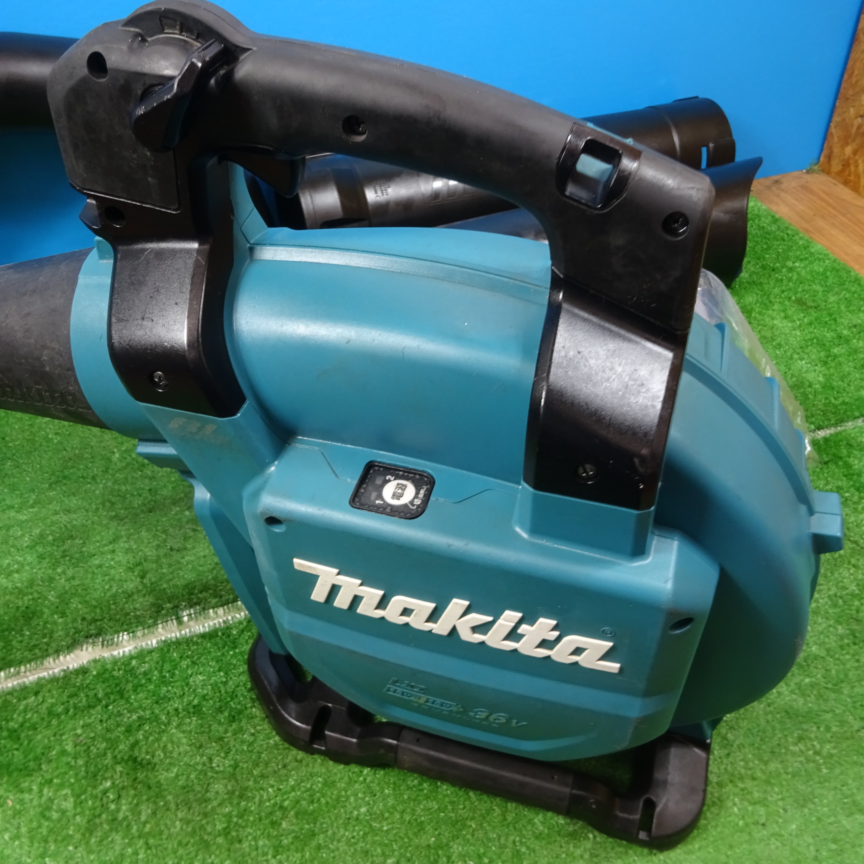 特価商品 マキタ(Makita) マキタ (36V 充電式ブロワ 充電式ブロワ