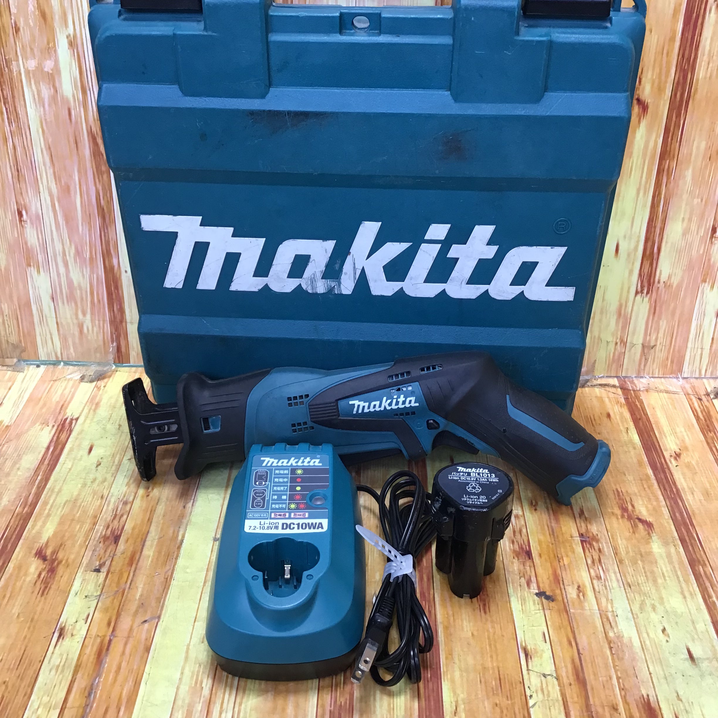 ☆マキタ(makita) コードレスチェーンソー MUC306DGF【川口店