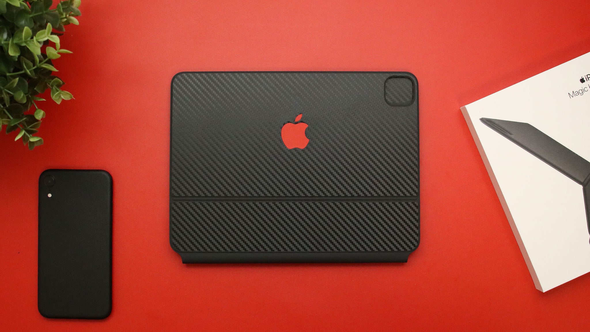 Apple iPad Pro Magic Keyboard 12.9" (2022, Gen 6) Black carbon fibre skins