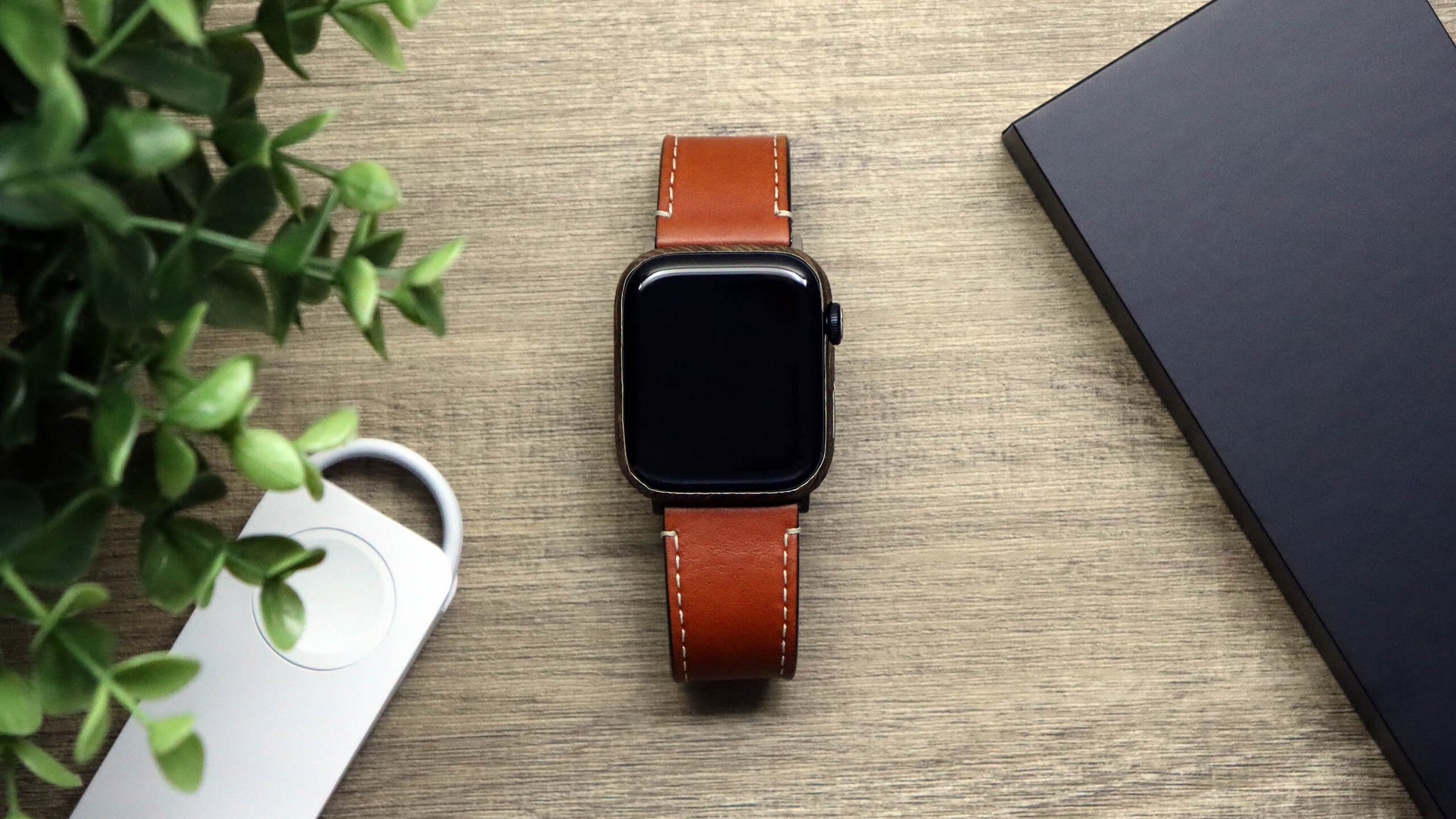 Apple Watch Series 7 Aged oak skins