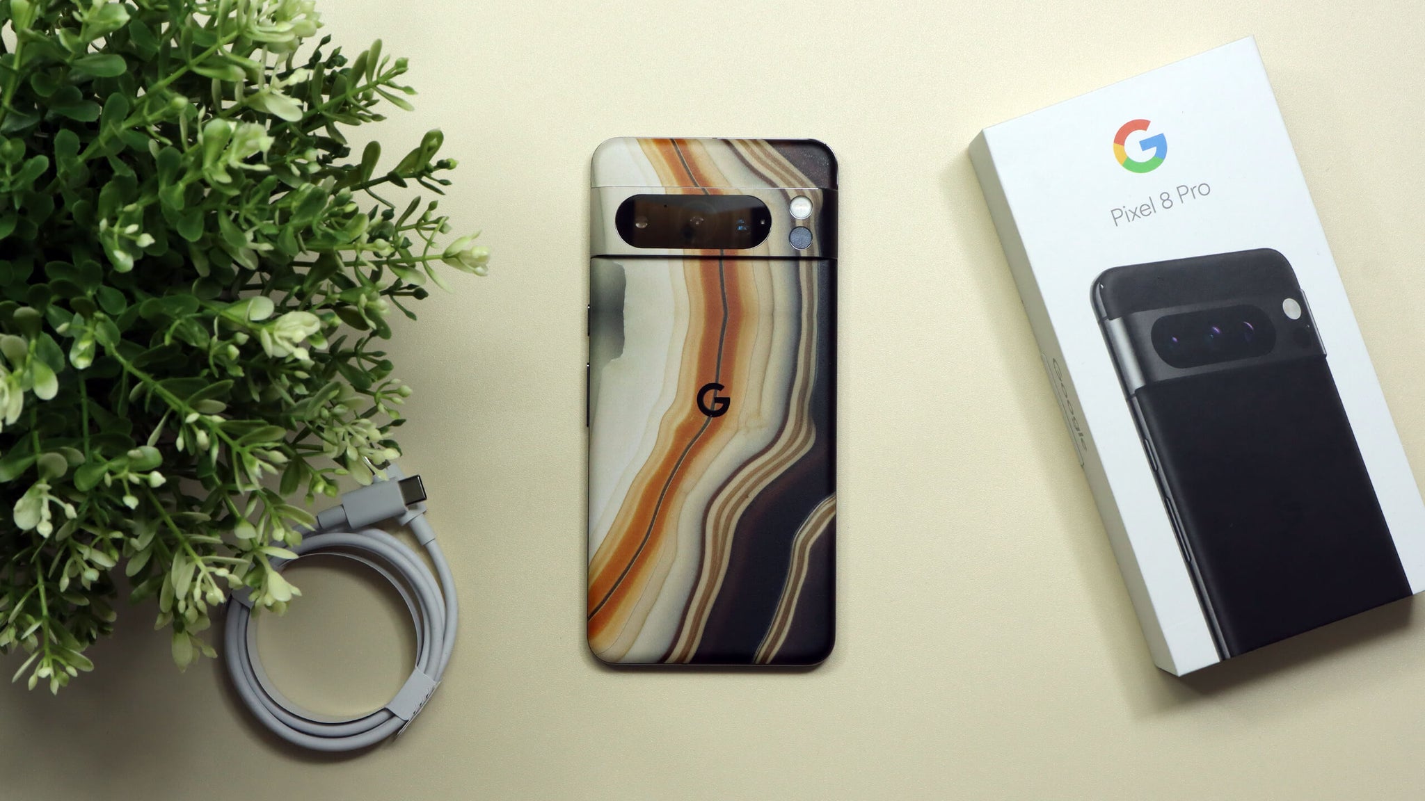 Google Pixel 8 Pro Onyx geode skins