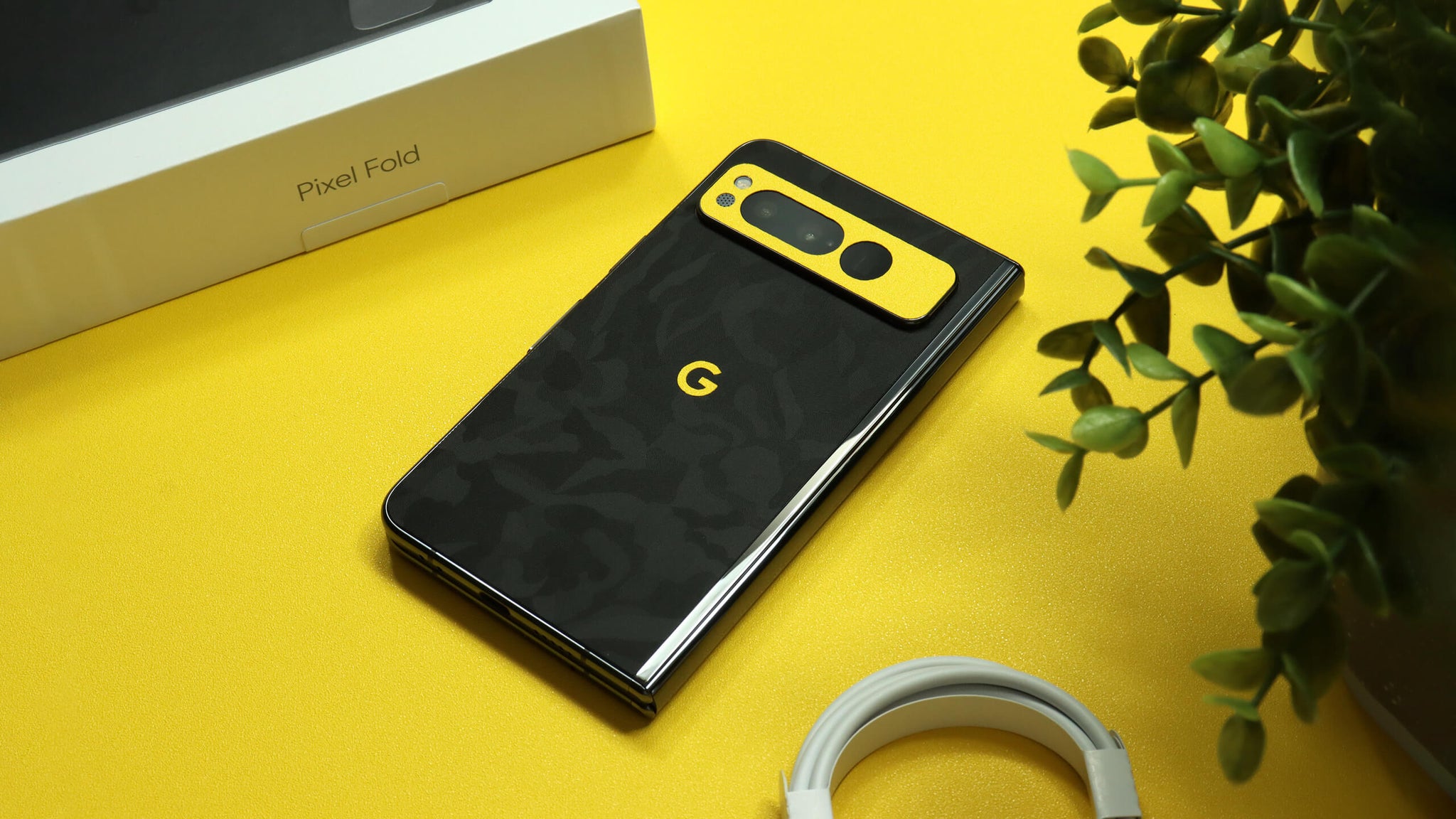 Google Pixel Fold Black camo skins