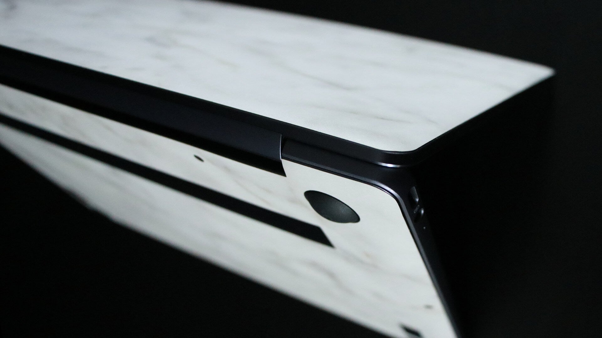 Huawei MateBook 13 White Marble Skins