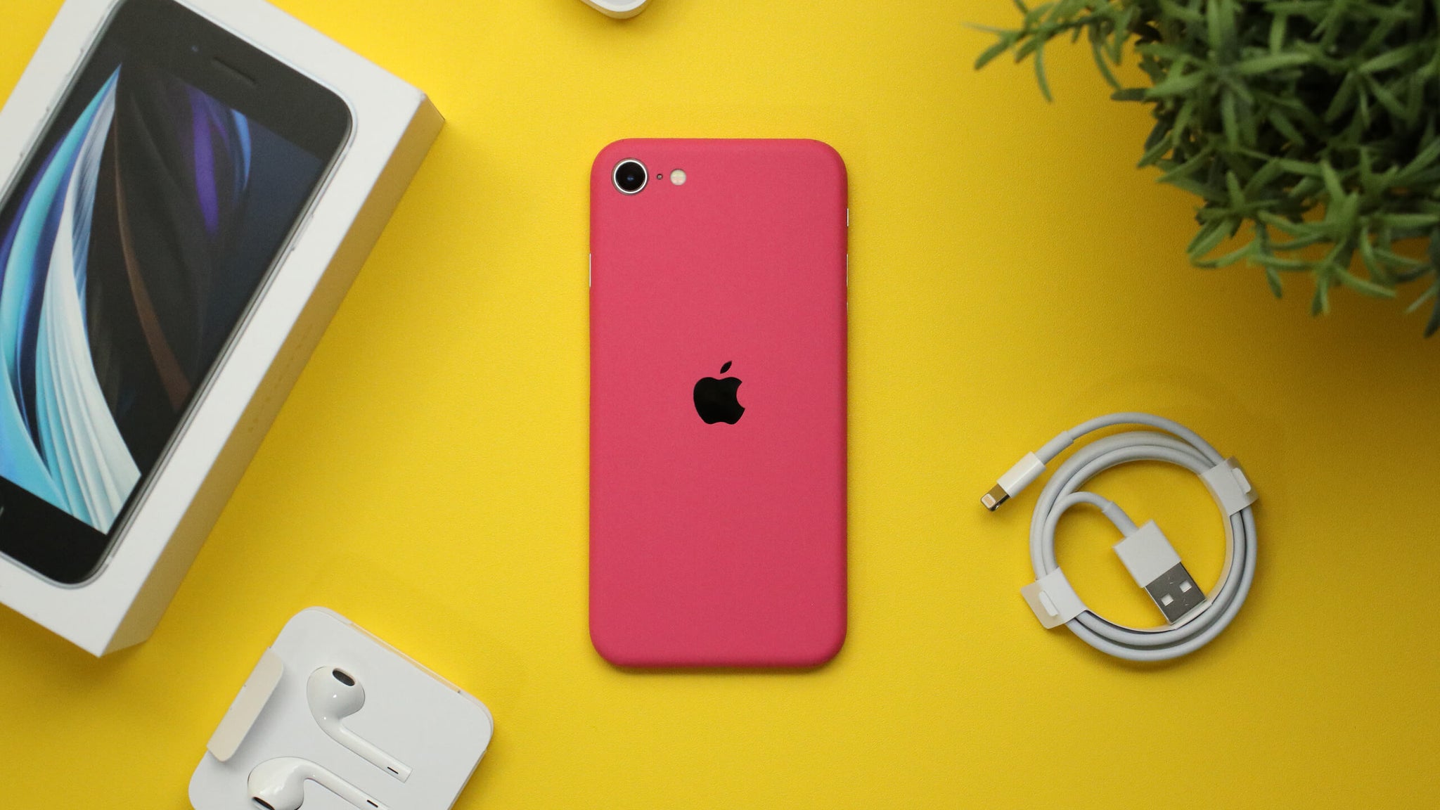 iPhone SE (2020, Gen 2) Textured Matt Pink Skins