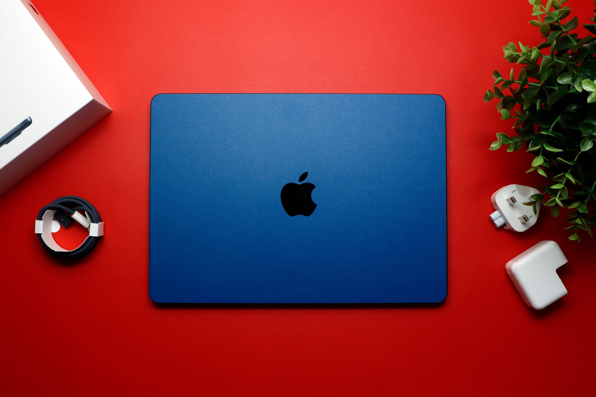 MacBook Air 13.6" (2022, M2) Textured matt royal blue skins