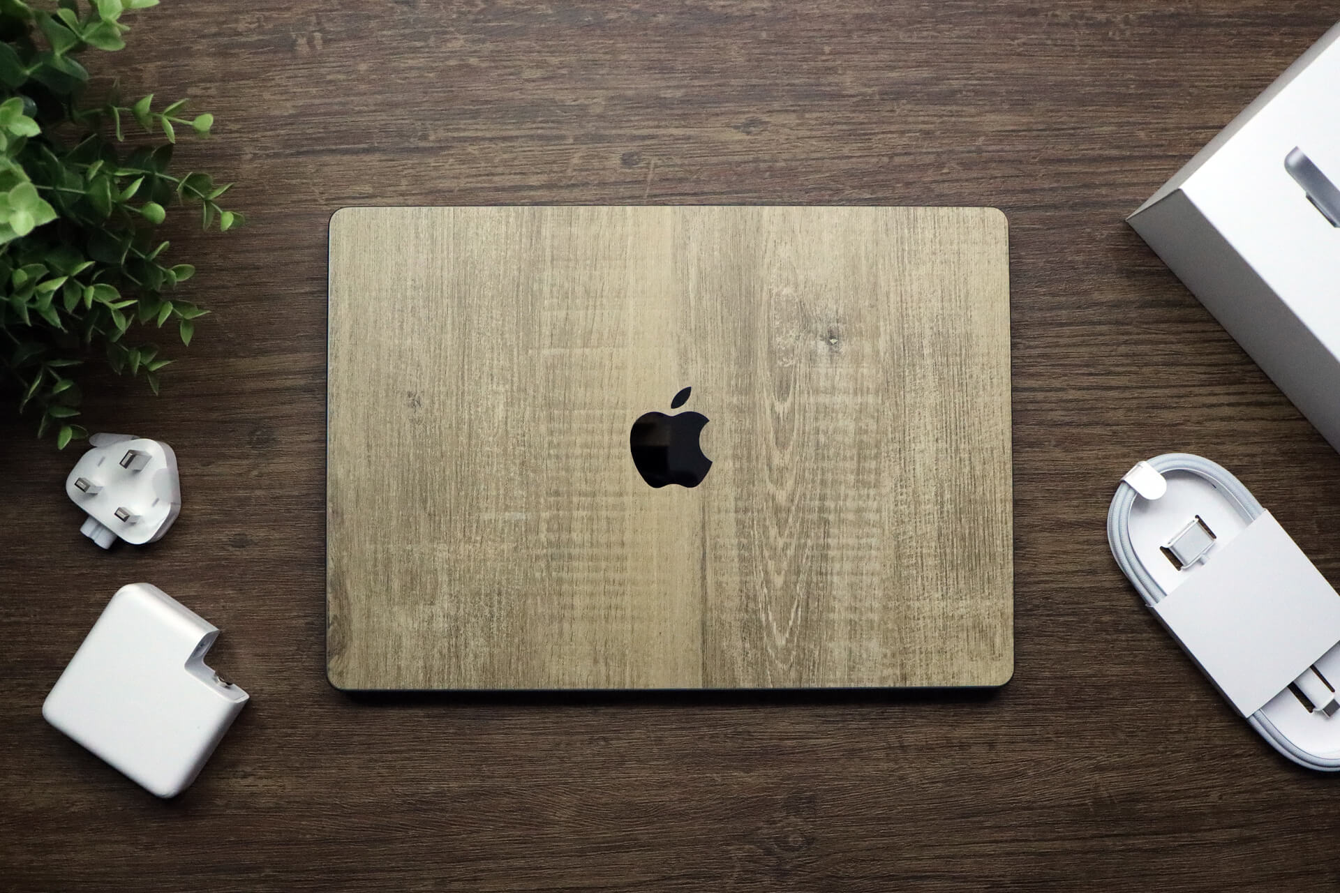 MacBook Pro 14" (2023, M2) Modern oak skins