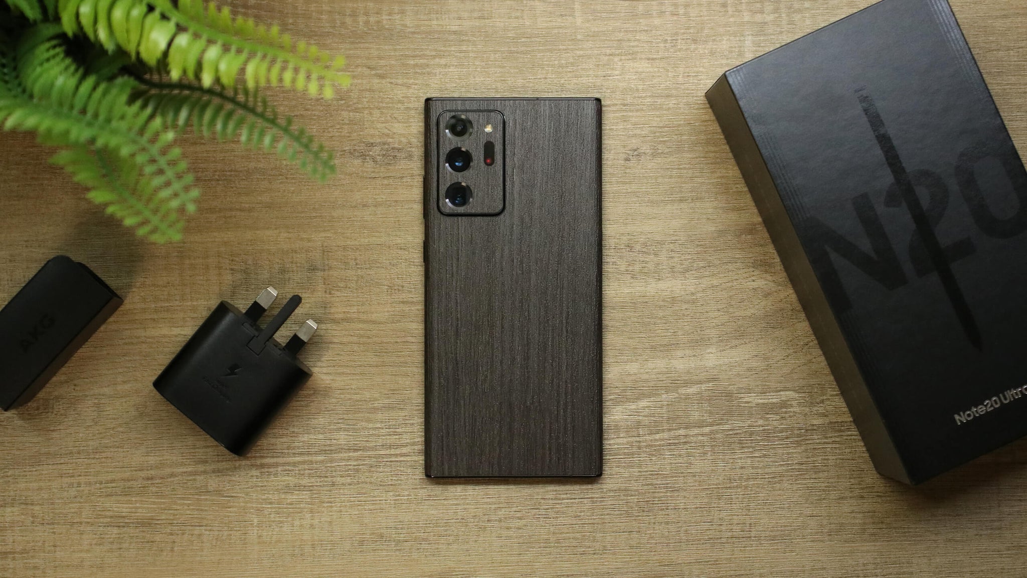 Samsung Galaxy Note 20 Ultra Silverblack Wood Skins